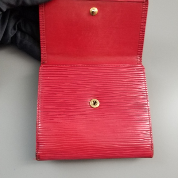 LOUIS VUITTON Red Epi Portefeuille tresor wallet - Picture 2 of 16